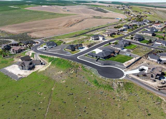 Property at 33013 Cantera St, Kennewick, WA 99338