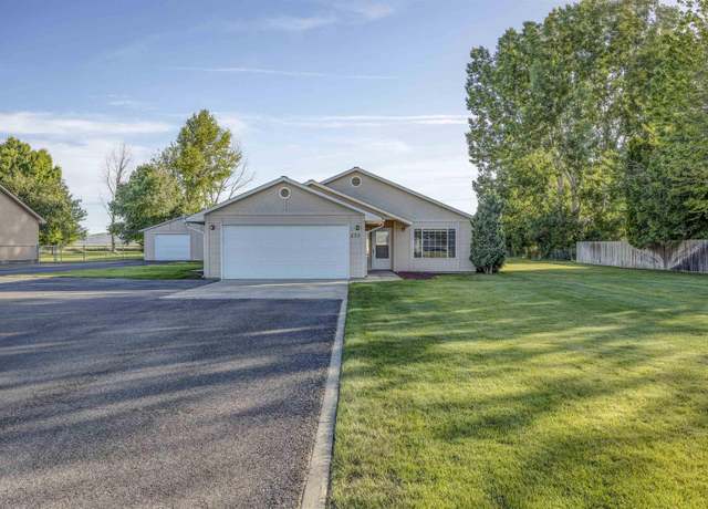 Property at 572 Edith St, Burbank, WA 99323, 4 beds, 2 baths