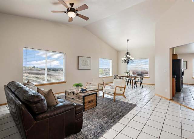 Property at 1937 Mountain View Dr, Prosser, WA 99350, 5 beds, 3 baths
