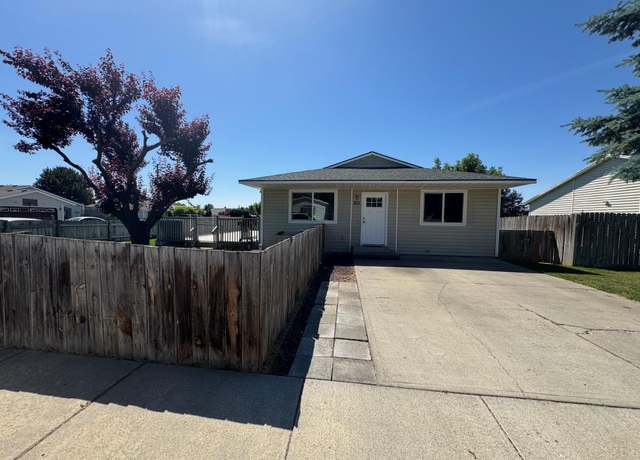Property at 866 Ismo Loop, Sunnyside, WA 98944, 3 beds, 2 baths