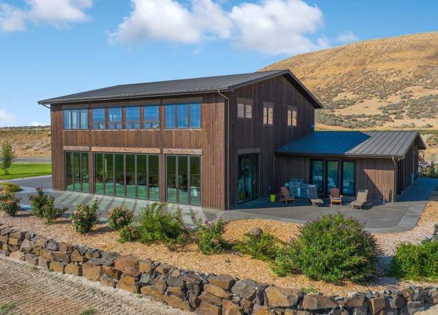 Property at 70598 E Badger Rd, Benton City, WA 99320, 3 beds, 3 baths