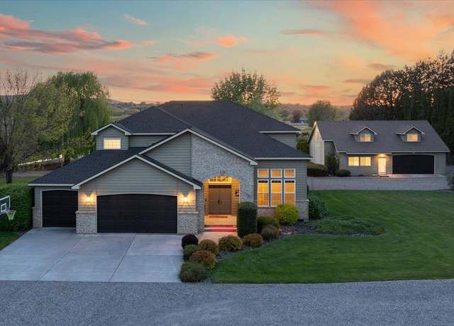 Property at 22304 S Spruce St, Kennewick, WA 99337, 4 beds, 4 baths