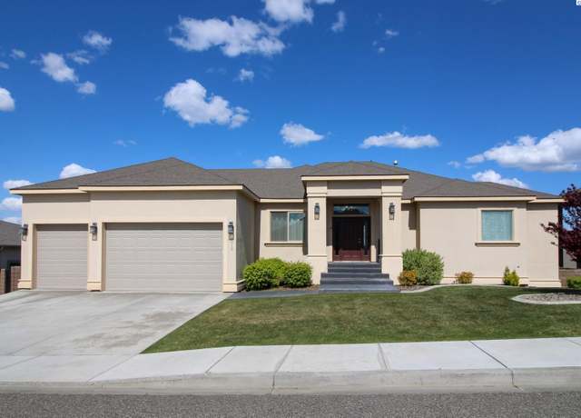 Property at 3818 W 48th Ave, Kennewick, WA 99337, 4 beds, 3.5 baths