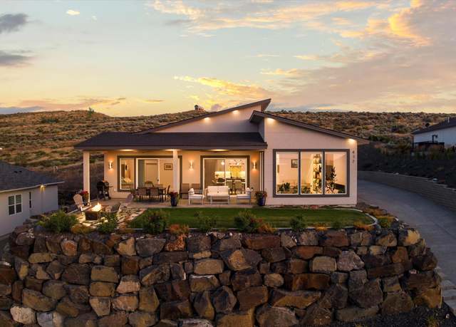 Property at 417 Heritage Hills Dr, Richland, WA 99352, 4 beds, 3.5 baths