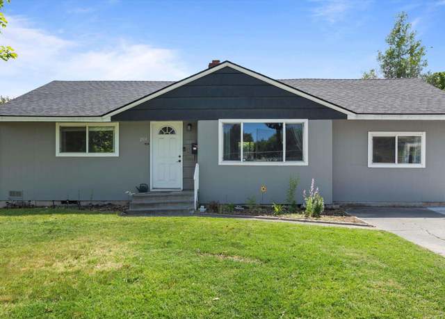 Property at 2101 W Kennewick Ave, Kennewick, WA 99336, 3 beds, 2 baths