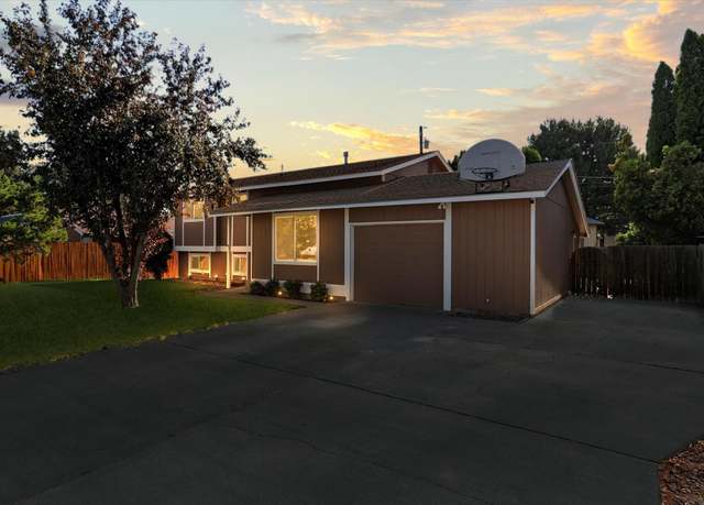 Property at 1707 S Fruitland St, Kennewick, WA 99337, 5 beds, 2 baths