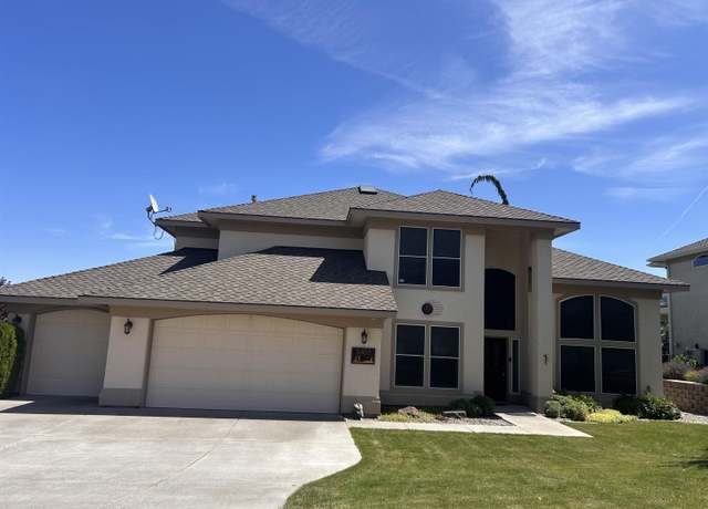 Property at 3405 S Johnson St, Kennewick, WA 99337, 3 beds, 0.5 baths