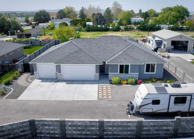 Property at 810 Rd 57 Ct, Pasco, WA 99301, 4 beds, 2.5 baths