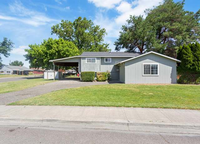 Property at 1621 S Fruitland St, Kennewick, WA 99337, 4 beds, 1 bath