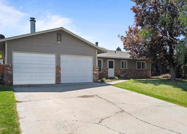 Property at 1037 Burgundy Pl, Prosser, WA 99350, 3 beds, 2 baths