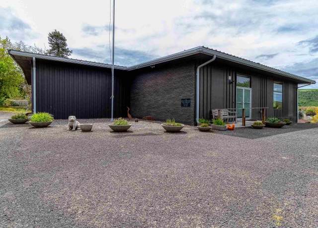 Property at 308 S 6th St, Dayton, WA 99328, 2 beds, 2.5 baths