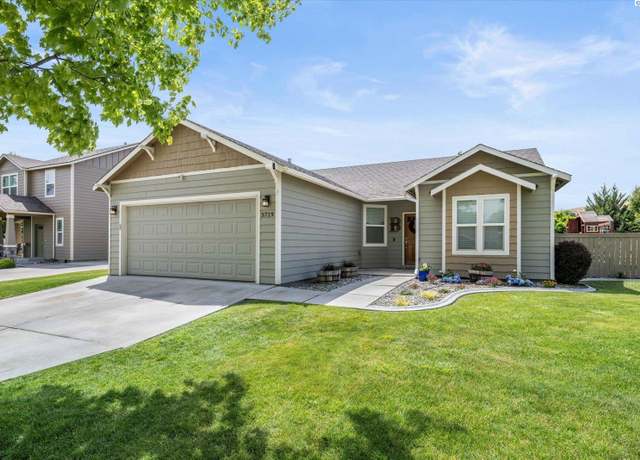 Property at 5719 W 15th Ave, Kennewick, WA 99338, 3 beds, 2 baths