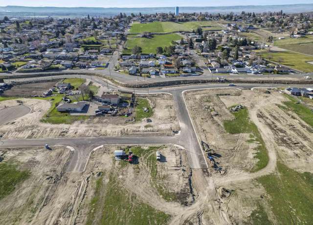 Property at 404 Hogan St (lot 27), Sunnyside, WA 98944