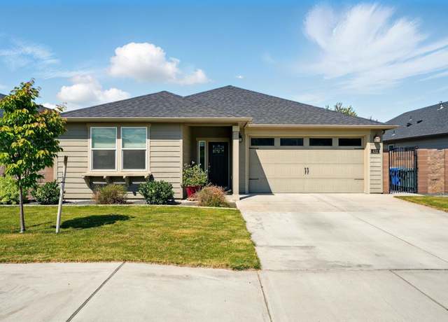 Property at 432 Wenatchee St, Richland, WA 99352, 4 beds, 2 baths