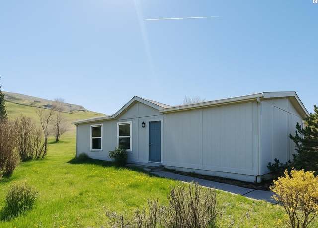 Property at 214 NW Lancer Ln, Pullman, WA 99163, 3 beds, 2 baths