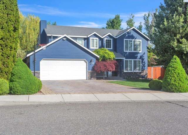 Property at 1534 W 35th Loop, Kennewick, WA 99337, 4 beds, 2.5 baths