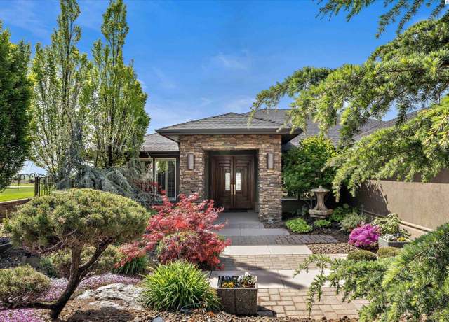 Property at 2975 Riverbend Dr, Richland, WA 99354, 3 beds, 2.5 baths