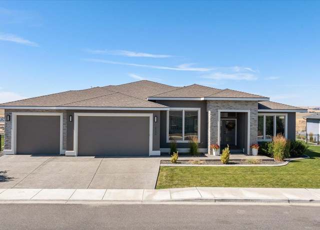 Property at 2296 S Belfair St, Kennewick, WA 99338, 3 beds, 2.5 baths