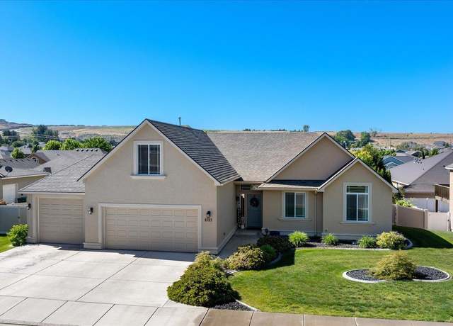 Property at 8207 W 4th Pl, Kennewick, WA 99336, 3 beds, 2 baths
