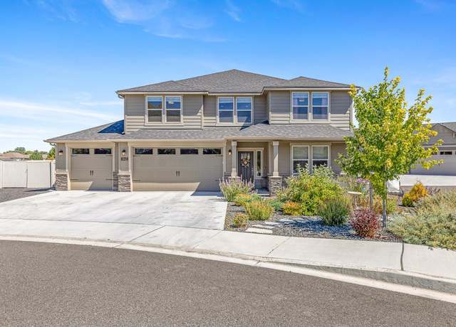 Property at 3842 Curtis Dr, West Richland, WA 99353, 5 beds, 0.5 baths