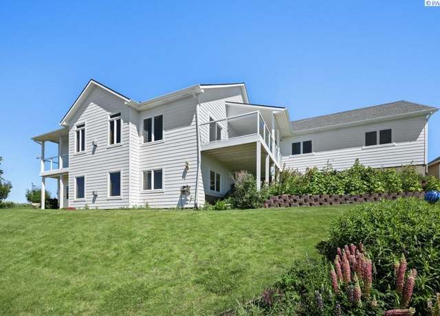 Property at 1815 NW Nicole Ct, Pullman, WA 99163, 5 beds, 3 baths