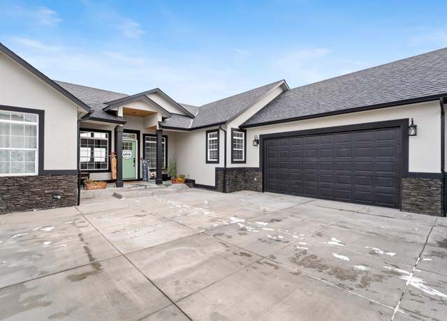 Property at 15509 S Mountain Ridge Ct, Kennewick, WA 99338, 6 beds, 3 baths