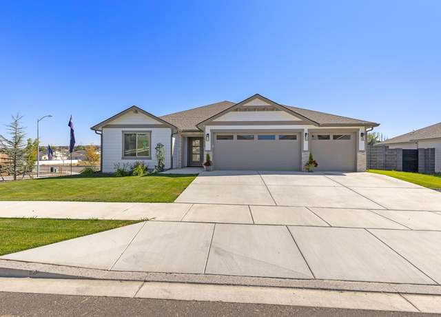 Property at 6419 W 32nd Ave, Kennewick, WA 99338, 4 beds, 1 bath
