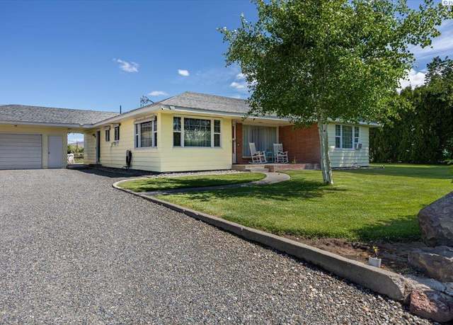 Property at 3700 Sheller Rd, Sunnyside, WA 98944, 3 beds, 1.5 baths