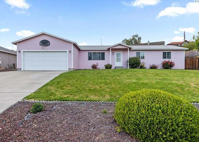 Property at 308 Merrick Ave, Sunnyside, WA 98944, 3 beds, 2 baths