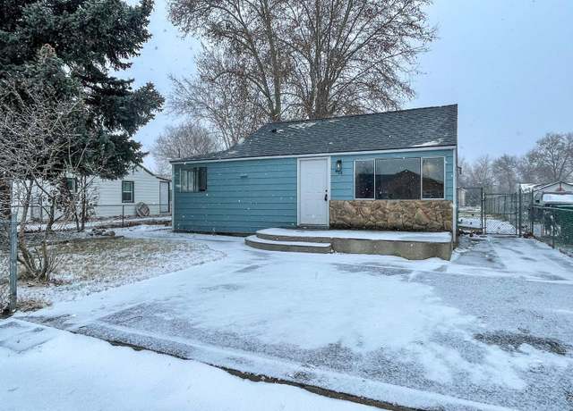 Property at 414 S Fir St, Kennewick, WA 99336, 3 beds, 1 bath