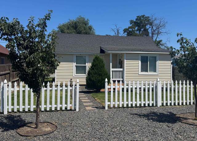 Property at 34 N I St, Toppenish, WA 98948, 2 beds, 2 baths