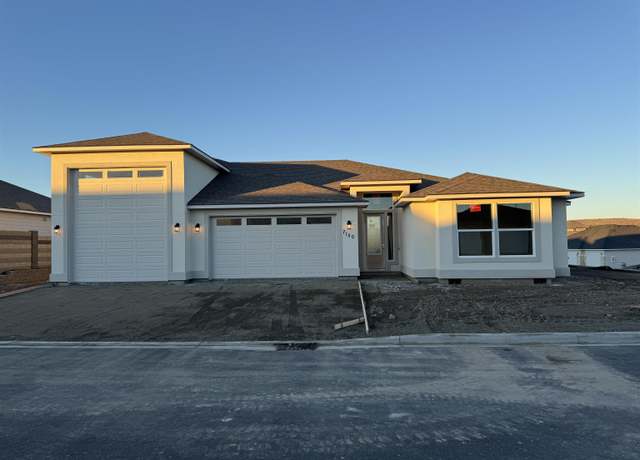 Property at 7150 W 35th Ave, Kennewick, WA 99338, 3 beds, 2 baths