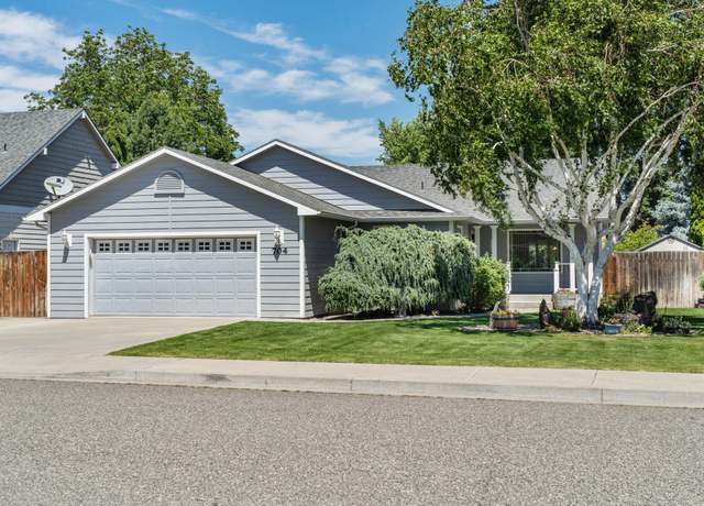 Property at 704 W 18th Ct, Kennewick, WA 99337, 3 beds, 2 baths