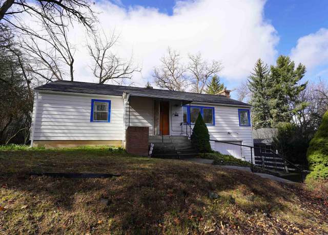 Property at 1005 NE Duncan Ln, Pullman, WA 99163, 4 beds, 2 baths