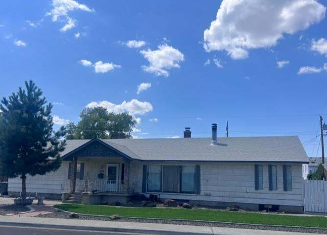 Property at 1529 Mcpherson Ave, Richland, WA 99352, 5 beds, 3 baths