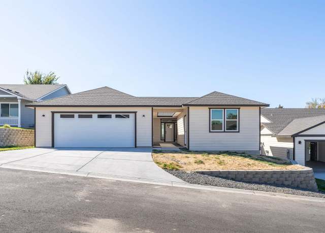 Property at 1125 Bordeaux St, Prosser, WA 99350, 3 beds, 3 baths