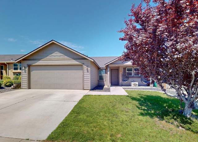 Property at 9336 W 7th Pl, Kennewick, WA 99336, 3 beds, 2 baths