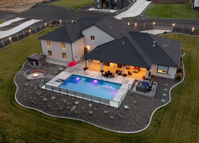 Property at 14805 S Ridge View Ln, Kennewick, WA 99338, 4 beds, 3.5 baths