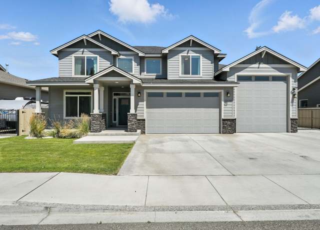 Property at 10124 W 16th Pl, Kennewick, WA 99338, 5 beds, 3 baths