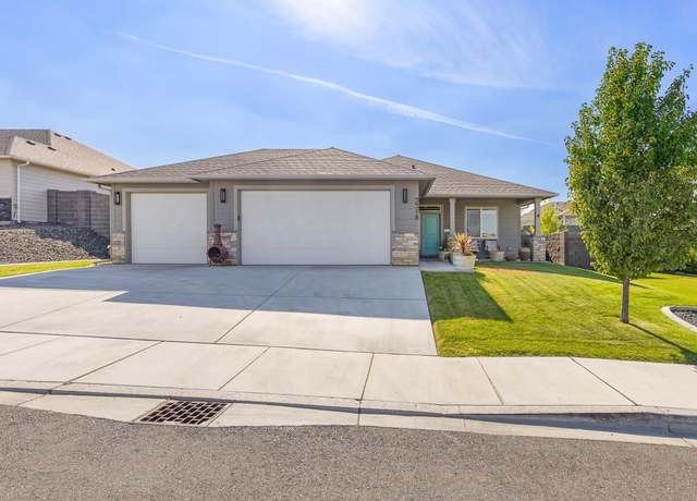 Property at 3318 S Young St, Kennewick, WA 99338, 3 beds, 1 bath