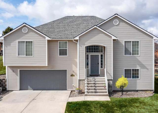 Property at 2325 NW Ridgeline Dr, Pullman, WA 99163, 4 beds, 3 baths