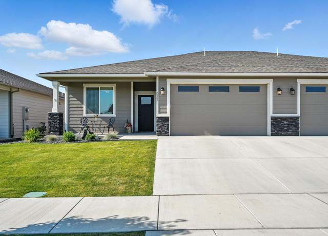Property at 6965 W 38th Ave, Kennewick, WA 99338, 2 beds, 2 baths