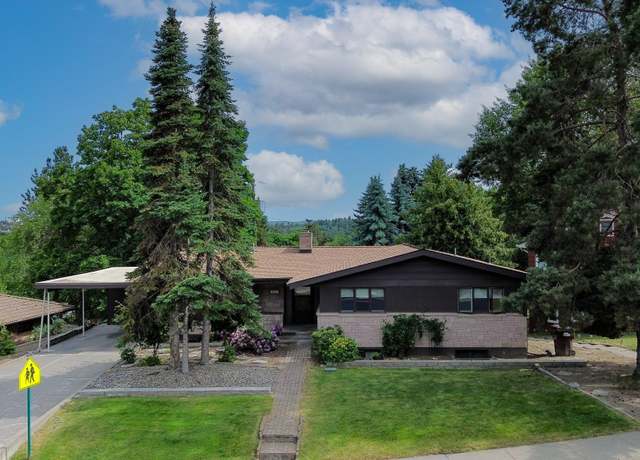 Property at 435 NW Sunset Dr, Pullman, WA 99163, 4 beds, 2.5 baths