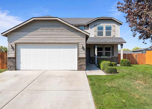 Property at 3572 W 11th Pl, Kennewick, WA 99338, 3 beds, 0.5 baths