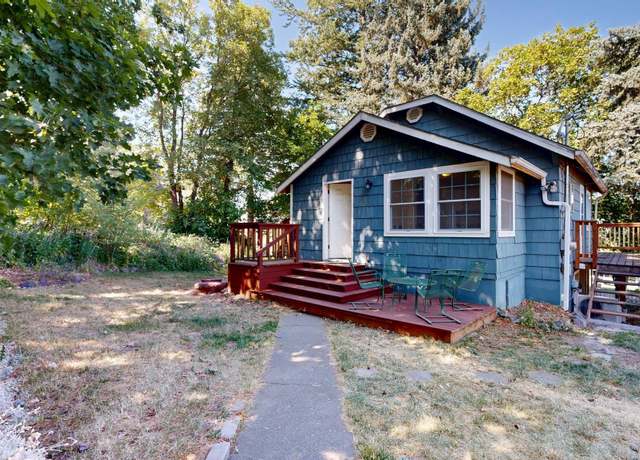 Property at 560 SE Taylor St, Pullman, WA 99163, 3 beds