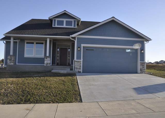 Property at 1055 SW Panorama Dr, Pullman, WA 99163, 4 beds, 2 baths