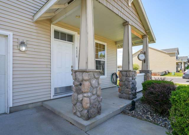 Property at 4420 N Appaloosa Ct, Pasco, WA 99301, 3 beds, 2 baths