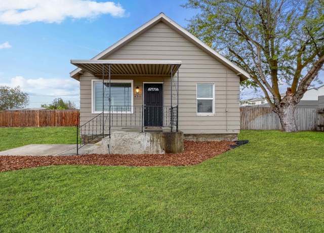 Property at 4311 W Hood Ave, Kennewick, WA 99336, 4 beds, 2 baths