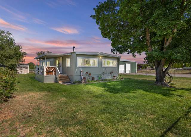 Property at 2705 S Cedar St, Kennewick, WA 99337, 4 beds, 2.5 baths