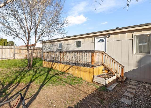 Property at 830 Grosscup Blvd #2, West Richland, WA 99353, 2 beds, 1 bath